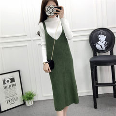 Winter dress female knitted skirt thickened two piece in the wind, long sleeved long knee sling sweater dress autumn XL code (suitable for 120 Jin -140 Jin) The pumping of dark green + white sweater primer