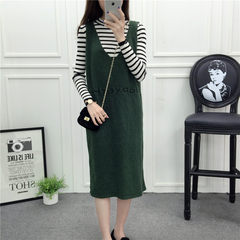 Winter dress female knitted skirt thickened two piece in the wind, long sleeved long knee sling sweater dress autumn XL code (suitable for 120 Jin -140 Jin) Dark green skirt + white stripes backing letters