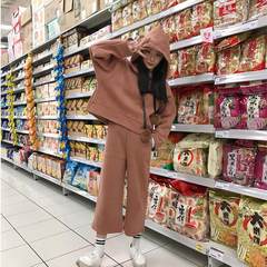 In autumn and winter, the Korean version of the college breeze is nine points wide leg trousers, two sets of fashion plus velvet sweater suit, female loose student tide, S brown red and velvet (high quality velvet).