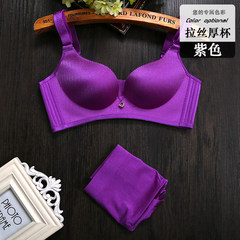 A piece of seamless bra with no bra and no rim is gathered to the big underwear Dark purple 80B/36B