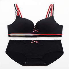 The students of senior high school girl students gather small chest close Furu droop proof prop shaping underwear female suits. black suit 32B=70B