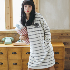 Korean female coral fleece Nightgown in autumn and winter in the long section with cashmere flannel pajamas female lovely thick warm winter 160 (M) Striped bear