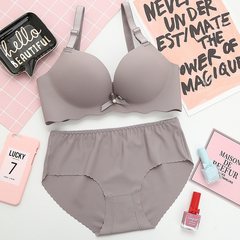 No one piece seamless underwear rim thickness sexy bra bra gather adjustment suit Silver (set) 80C