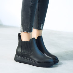 Shoes in autumn and winter 2017 new autumn winter boots a thick soled boots. All-match tidal flat autumn shoes Thirty-eight black