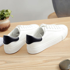 2017 new leather shoes in autumn and winter all-match Korean white shoe female Korean students flat canvas shoes Thirty-eight White and black