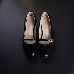 The spring and autumn leather shoes with thick retro Mary Jane with a low buckle high-heeled shoes with women Thirty-eight black