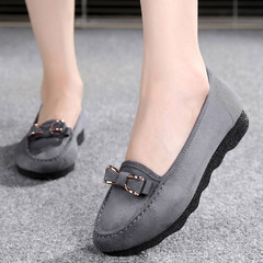 Big code old Beijing cloth shoes female flat heel leisure middle aged women's shoes 43 new mother shoes autumn 2017 flat sole shoes 41 Forty (single shoe GS2063 grey E)