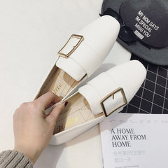In the autumn of 2017 Europe buckle shoes leisure square loafer shoes a lazy white shoes. Thirty-eight white
