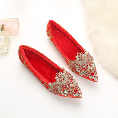 2017, autumn and winter, Crystal Satin, retro flat shoes, show Chinese style bride shoes, high red flat bottom wedding shoes women Thirty-eight Plush and plush