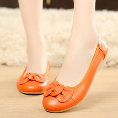 Middle and old women`s shoes genuine leather beef sole women`s shoes soft sole flat heel leisure shoes mother`s shoes large size soy bean shoe women`s shoes qiuqiu 36 1332 orange (with heart knot)