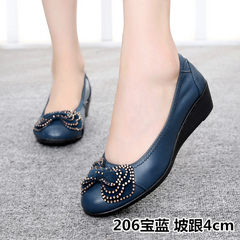 The spring and autumn all-match comfortable flat shoes middle-aged mother leather shoes soft bottom shoes size Doug casual shoes Thirty-eight Blue