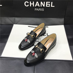 In the autumn of 2017 new low flat shoes and horsebit documentary tiger thorn embroidered Retro Leather shoes Thirty-eight Little bee single shoes