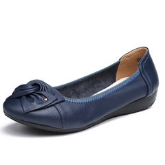 Leather middle-aged mother shoes, flat sole shoes in spring and autumn, low heel middle aged leather shoes 43 big yards, 41 soft soles of women's shoes Thirty-eight blue