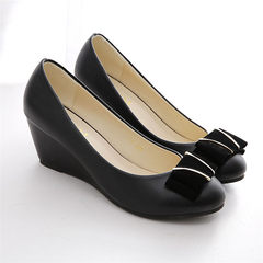 2017 new autumn shoes shoes with shallow mouth slope documentary girls shoes shoes all-match round high-heeled shoes autumn mother Thirty-eight black