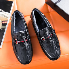 The British men's leather shoes with velvet trend new shoes warm winter peas all-match lazy casual shoes Thirty-eight Suede Black