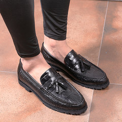 Leisure sets foot in spring and autumn peas carved leather shoes tassel crocodile shoes British low pedal shoes Thirty-eight black