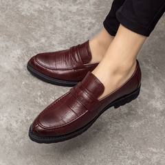 The increase in small leather shoes. The black tide all-match students business suits fashion casual shoes Thirty-seven 8710 sets of feet red Standard Edition