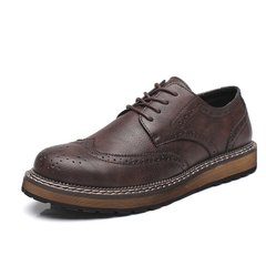The fall of Bullock Style Men's Vintage British carved round Korean breathable shoes men's casual shoes men Forty-three Dark brown