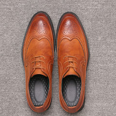 The fall male British male fashion shoes shoes carved all-match mens shoes soled shoes Bullock. Thirty-eight yellow