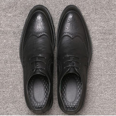 The fall male British male fashion shoes shoes carved all-match mens shoes soled shoes Bullock. Thirty-eight black