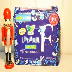 Japan imported Wang Laurier F series soft volume sanitary napkins Suji 30cm10 night