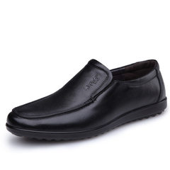 New style men`s casual shoes men`s casual shoes leather soft sole light quality single shoes busines black 37 